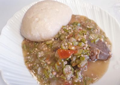 Paleron de boeuf sauce gombos et foufou manioc
